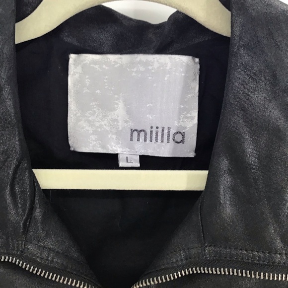 Miilla Women’s Faux Leather Zip-Up Biker Style Vest Buckle in Back Black Size L - Picture 4 of 7